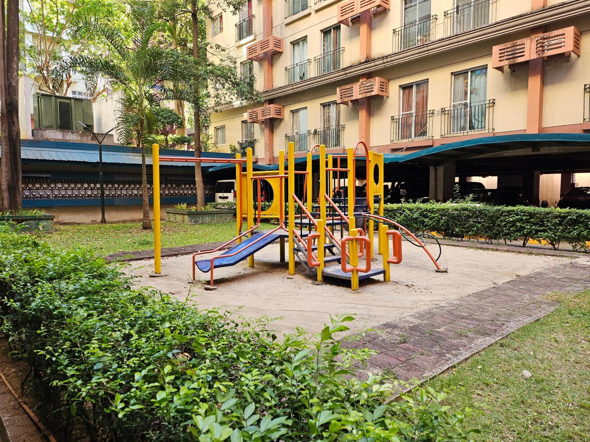 Cozy 2Br Staycation With Balcony Chateau Elysee For 4-6 Pax Paranaque City Exterior foto